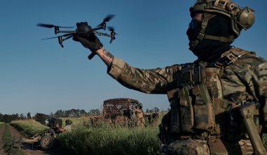 Ρωσία: Ουκρανικό drone κτυπά φορτηγό με άμαχους πολίτες – Δείτε βίντεο