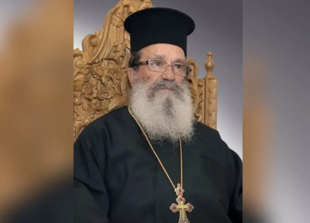 Σε λαϊκό προσκύνημα το σκήνωμα του πρωτοπρεσβύτερου Ευστρατίου Δήσσου – Πότε θα γίνει η εξόδιος ακολουθία