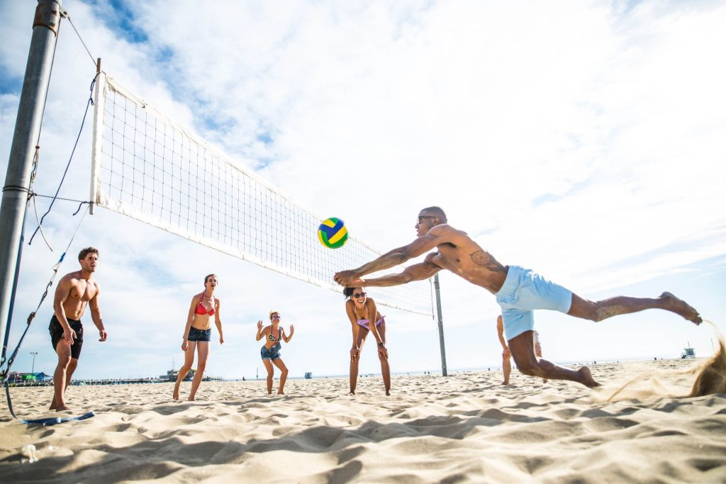 Beach Volley: Το απόλυτο καλοκαιρινό άθλημα για μικρούς και μεγάλους
