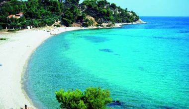Οι ωραιότερες παραλίες της Σιθωνίας που αξίζει να επισκεφθείτε αυτό το καλοκαίρι