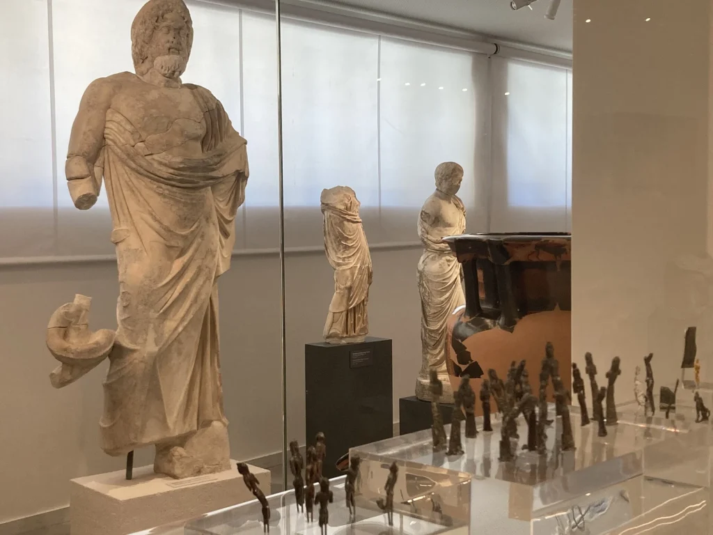 Δώδεκα ολόκληρα χρόνια χρειάστηκαν για να ανοίξει ξανά το Αρχαιολογικό Μουσείο του Άργους (φωτογραφίες)
