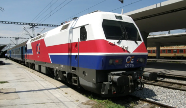 Δίωρη καθυστέρηση για το δρομολόγιο Αθήνα–Θεσσαλονίκη με Intercity: Ακινητοποιήθηκε λόγω βλάβης κοντά στην Όθρυ