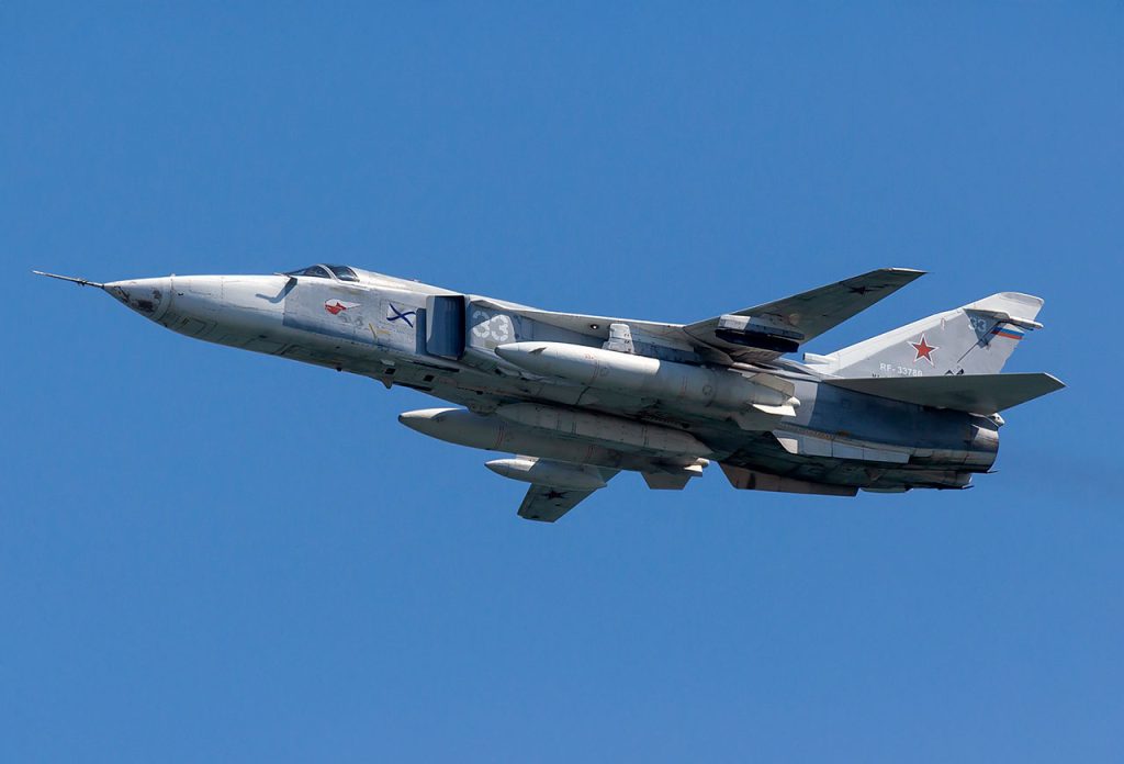 Ρωσικό Su-24 ισοπέδωσε κτίριο με άνδρες της ουκρανικής Εθνοφρουράς – Δείτε το αποτέλεσμα των επιθέσεων (βίντεο)