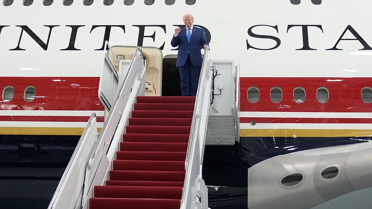 Εντυπωσιασμένος ο Ν.Τραμπ με το νέο Air Force One που του δώρισε το Κατάρ: «Δεν υπάρχει άλλο σαν αυτό»