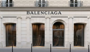 Balenciaga: Απόλυση υψηλόβαθμου στελέχους μετά από καταγγελίες για παρενόχληση και body shaming