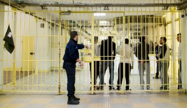«Ασφυκτιούν» οι γαλλικές φυλακές: Στα όρια της κατάρρευσης το σωφρονιστικό σύστημα – Οι αριθμοί που το επιβεβαιώνουν
