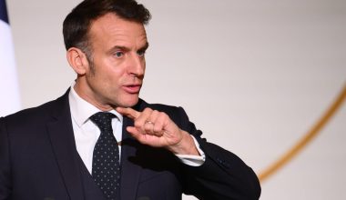 Χαιρετά ο Ε.Μακρόν: Τέλος για πάντα από την εξουσία αποκαλύπτοντας την ημερομηνία των εθνικών εκλογών στη Γαλλία