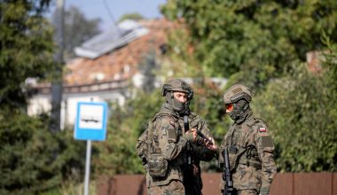 Δείτε βίντεο: Οι Ρώσοι κατέστρεψαν έμφορτο ουκρανικό ΤΟΜΠ με Πολωνούς μισθοφόρους στο Ρουμπτσόφσκ