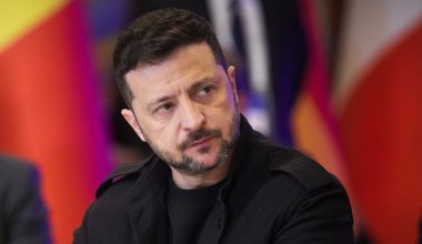 Συγχύστηκε ο Β.Ζελένσκι όταν έμαθε τους δύο δημοφιλείς αντιπάλους του σε πιθανές εθνικές εκλογές