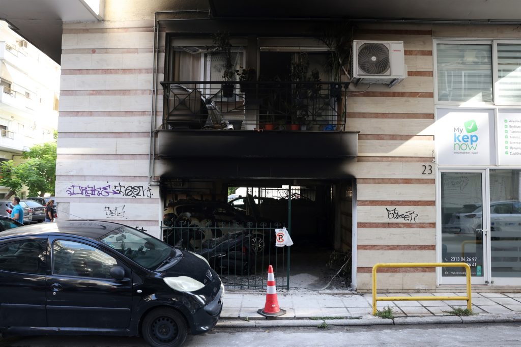 Περίεργη η υπόθεση του εμπρησμού των αυτοκινήτων στην Θεσσαλονίκη που κατέληξαν στον τραγικό θάνατο τη Β.Νέστορα
