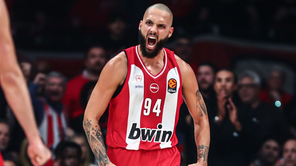 Ε.Φουρνιέ: Τα σάρωσε όλα – Πήρε και το MVP της Basket League (βίντεο)