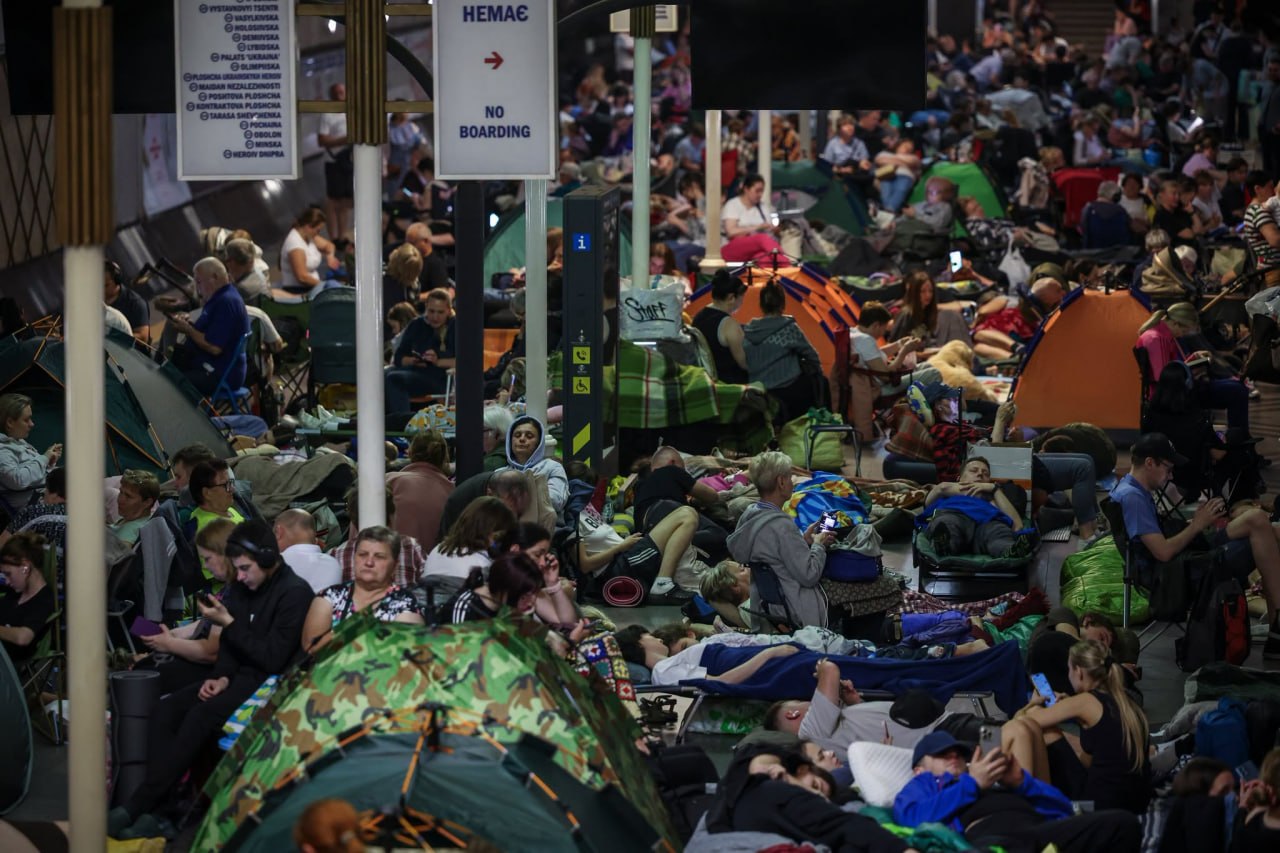 52.500 άνθρωποι, κρύφτηκαν στο μετρό κατά τη διάρκεια της ρωσικής επίθεσης στο Κίεβο!