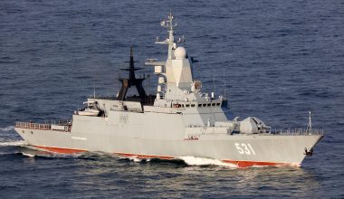Η Ρωσία ξεκίνησε να προστατεύει τα πλοία της με πολεμικά σκάφη – Ρωσική κορβέτα έδιωξε την γερμανική ακτοφυλακή