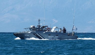 Ελαφόνησος: Άνδρας επιβιβάστηκε σε πλοίο από ανοιχτό καταπέλτη εν μέσω ελιγμών πρόσδεσης