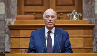 Σήμερα στη Βούλα το τελευταίο «αντίο» στον Βασίλη Λεβέντη