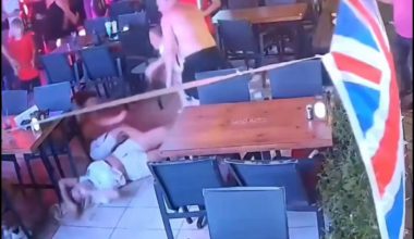 Βίντεο: Βρετανός στην Τουρκία ξυλοφορτώνει την γυναίκα και τα παιδιά του