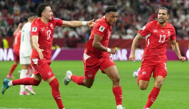 Η Ελβετία επικράτησε άνετα με 2-1 της Αλγερίας και προκρίθηκε στους «16» του Μουντιάλ 2026