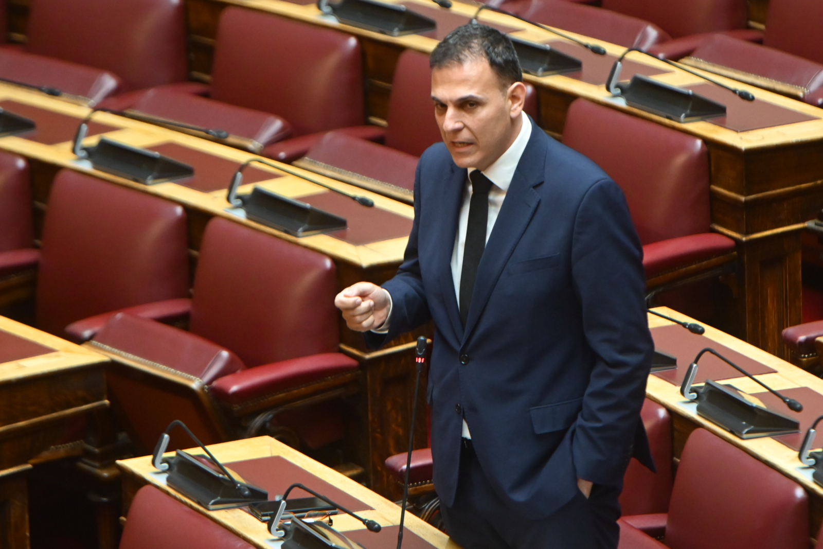 Εκεί πηγαίνει η έδρα του Γ.Καραμέρου αν δεχθεί να την καταλάβει ο Χ.Σπίρτζης