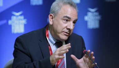 Ρώσοι φαρσέρ: «Εμείς ένα απλό email του στείλαμε κι αυτός συμφώνησε αμέσως» – Κυβέρνηση: