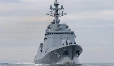 Κλιμάκωση στην ανατολική Ασία: Η Βόρεια Κορέα εκτόξευσε 12 πυραύλους cruise από το νέο της αντιτορπιλικό