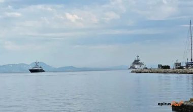 Σύβοτα: Κατέπλευσαν τα mega yachts του Σεΐχη Μανσούρ – Δύο υπερπολυτελή σκάφη αξίας περίπου 1 δισ. δολαρίων