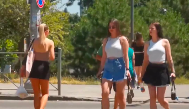 «Παράδεισος» η Μαριούπολη: Καλλονές απολαμβάνουν την βόλτα τους στην πόλη που «ανασαίνει» και πάλι (βίντεο)