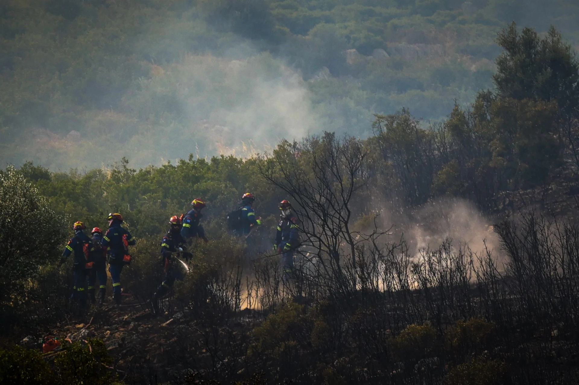 Χειροπέδες σε τέσσερα άτομα για πρόκληση πυρκαγιάς σε περιοχές της Αττικής – Τα πρόστιμα που τους επιβλήθηκαν