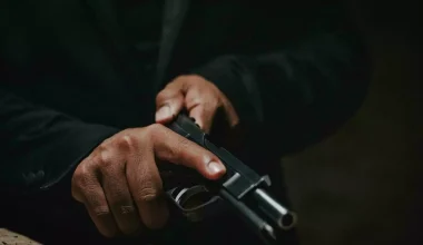 Αναστάτωση στο Κιλελέρ της Λάρισας: 27χρονος έβγαλε πιστόλι και πυροβόλησε γείτονές του – Ο λόγος