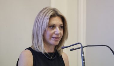 Μ.Καρυστιανού: Ζητά εξηγήσεις από τον πρωθυπουργό για την υπόθεση Θ.Ντόκου – «Επικίνδυνη για την εθνική ασφάλεια»