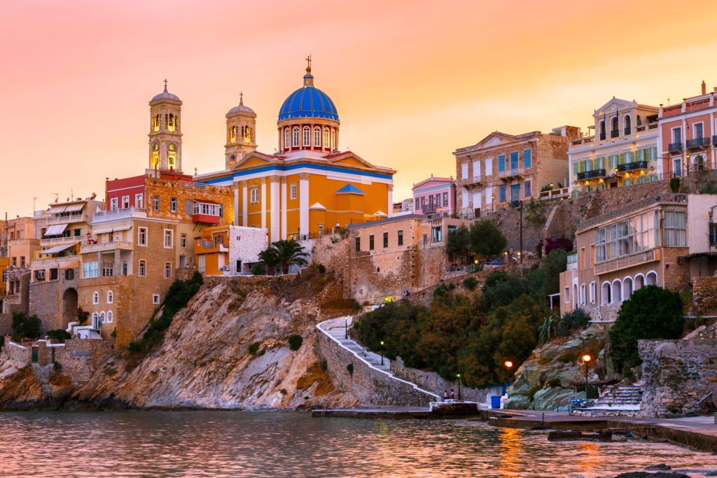 Γαλλική αποθέωση για την Σύρο: Διθύραμβοι της Air France για την «πνευματική πρωτεύουσα των Κυκλάδων»