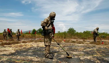 Εικόνες που σοκάρουν: Δείτε τις μεταλλάξεις ανθρώπων μετά τους αμερικανικούς αεροψεκασμούς στο Βιετνάμ (βίντεο)
