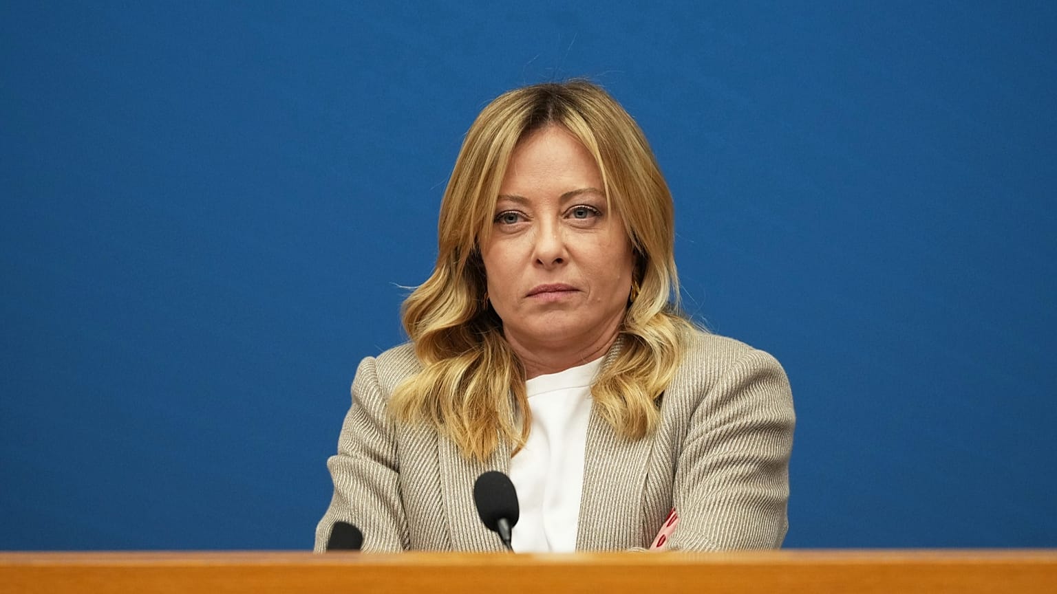 Διπλωματικό «άδειασμα»: Ο Ερντογάν έστησε τη Μελόνι και έστειλε τον Αντιπρόεδρο για να την υποδεχθεί!