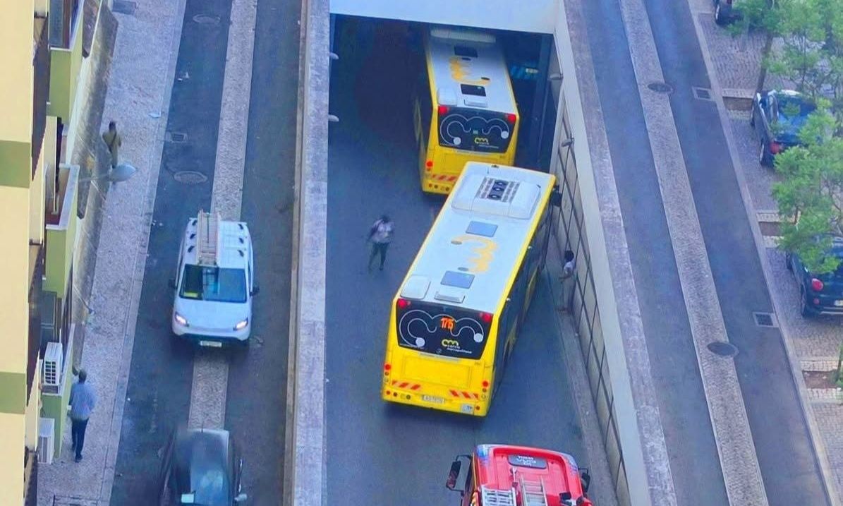 Τραγωδία στην Πορτογαλία: Λεωφορείο παρέσυρε στάση με δύο νεκρούς και 14 τραυματίες