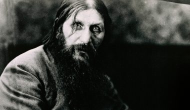 Τι φυλάσσεται σε φορμόλη και συνδέεται με τον Ρασπούτιν;