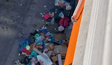 Θεσσαλονίκη: Δρόμος μετατράπηκε σε χωματερή – Μήνυση κατ’ αγνώστων από τον δήμο