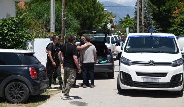 Έγκλημα στο Αίγιο: Εξετάζεται τώρα το ενδεχόμενο η μητέρα να σκότωσε το γιο και μετά να αυτοκτόνησε!
