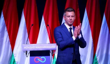 Προσωρινή αναστολή όλων των δημόσιων ΜΜΕ της Ουγγαρίας: «Ιστορική μέρα – Θα “καθαρίσουν” όλα» λέει ο Π.Μαγιάρ