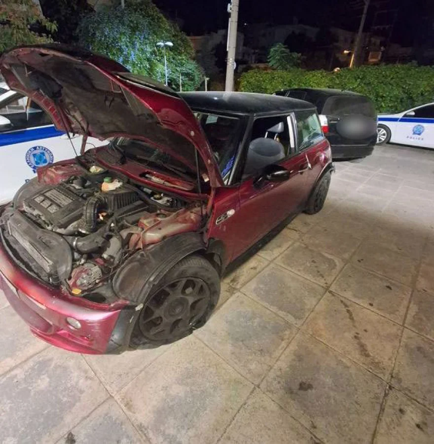Επεισοδιακή καταδίωξη οχήματος στην Αγία Παρασκευή: Εντοπίστηκαν στο εσωτερικό του πάνω από 61 κιλά κάνναβης