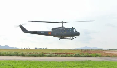 Βίντεο: Ελικόπτερο του Στρατού της Νιγηρίας σέρνεται στο έδαφος μετά από βαριά προσγείωση
