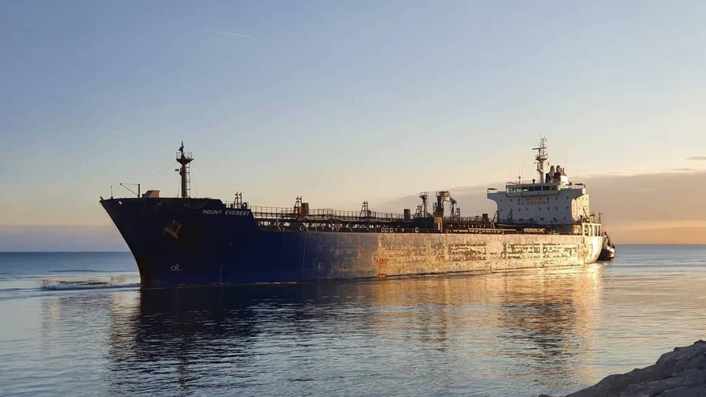 FT: Πώς συνεχίζονται οι εξαγωγές ρωσικού πετρελαίου παρά τις δυτικές κυρώσεις – Ο ρόλος των Ελλήνων εφοπλιστών