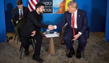 Ν.Τραμπ σε Β.Ζελένσκι: «Θα σας δώσουμε άδεια για κατασκευή πυραύλων Patriot»