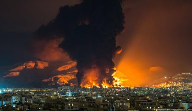 ΕΚΤΑΚΤΟ: Νέος αμερικανικός βομβαρδισμός ιρανικών θέσεων στην έξοδο των Στενών του Ορμούζ