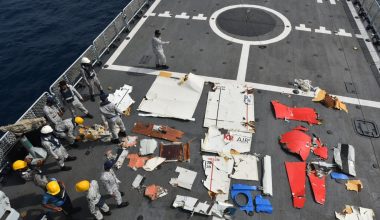 Πακιστάν: Βρέθηκαν τα συντρίμμια του αγνοούμενου Boeing 737 – Συνεχίζονται οι έρευνες για το πλήρωμα (φωτο)