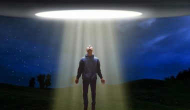 Έλληνας «χρονοταξιδιώτης» υποστηρίζει ότι «είδε» τι θα συμβεί το 3700: «Τα ρομπότ θα αφανίσουν τους ανθρώπους»