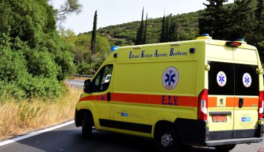«Βάφτηκε» με αίμα η άσφαλτος στα Μουδανιά Χαλκιδικής: Νεκρή μια 25χρονη μετά από σφοδρή σύγκρουση οχημάτων