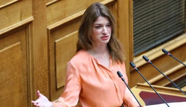 Η Κ.Νοτοπούλου ανακοίνωσε την παραίτησή της από τον ΣΥΡΙΖΑ
