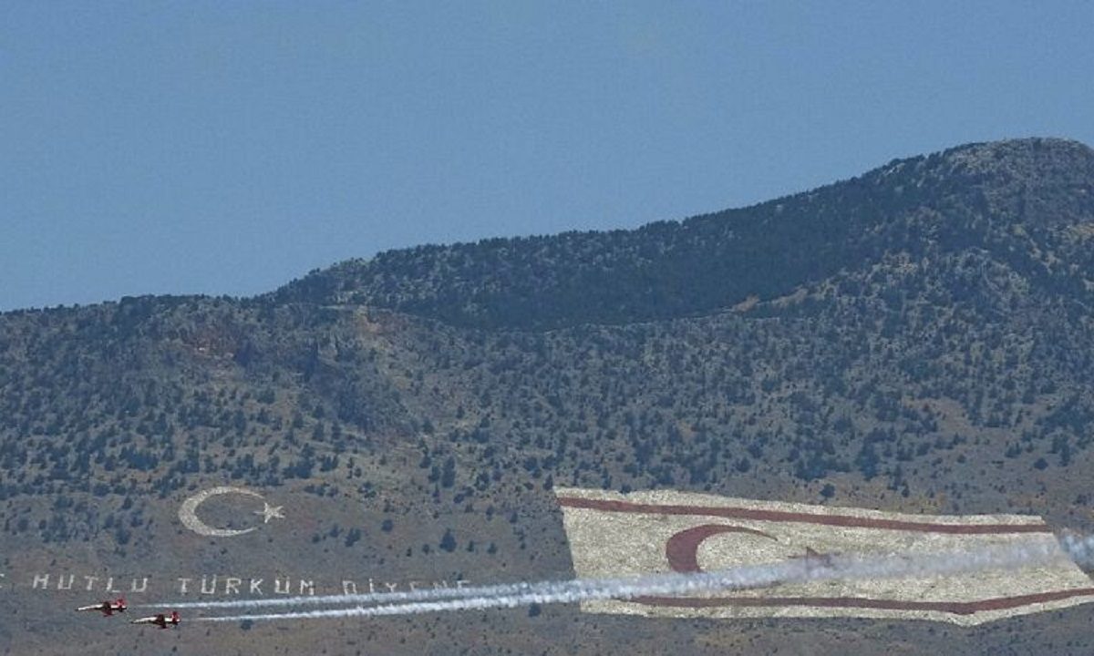 Το βιβλίο γεωγραφίας εμφανίζει την Κύπρο και στην Ασία! – Αναγνώρισαν τα κατεχόμενα; (φωτο)