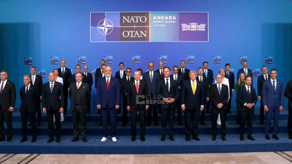 Η «οικογενειακή φωτογραφία» της Συνόδου του ΝΑΤΟ στην Άγκυρα: Στο επίκεντρο Ν.Τραμπ, Ρ.Τ.Ερντογάν και Κ.Μητσοτάκης