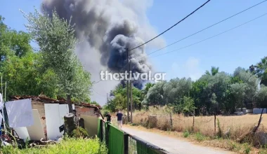 Θεσσαλονίκη: Μεγάλη φωτιά σε εξέλιξη στο Καλοχώρι (βίντεο)