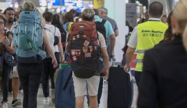 Αεροδρόμιο της Ζακύνθου: Εκατοντάδες τουρίστες στην αναμονή μετά το ατύχημα με το F-16